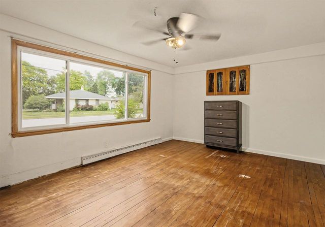 1700 CHESTNUT STREET, Wisconsin Rapids, WI 54494