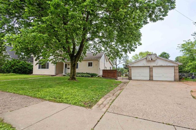 1700 CHESTNUT STREET, Wisconsin Rapids, WI 54494