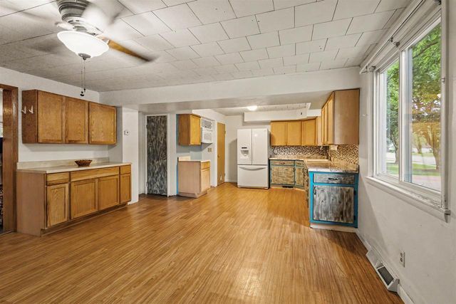 1700 CHESTNUT STREET, Wisconsin Rapids, WI 54494