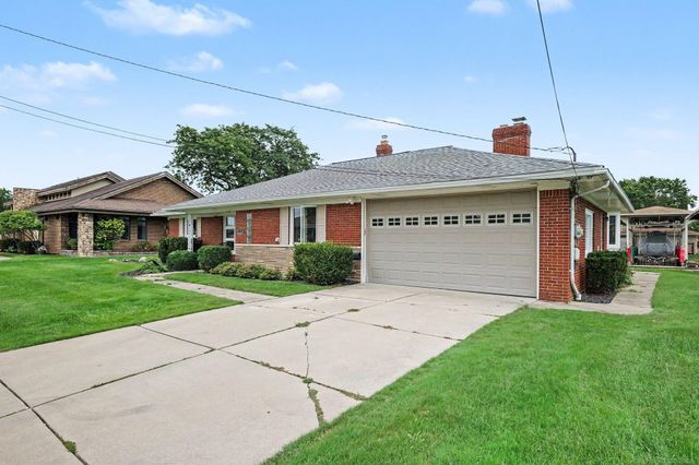 37894 Villa Mar Street, Harrison Twp, MI 48045
