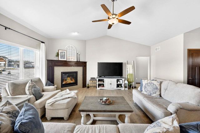 4960 Prairie Spring Court, Waunakee, WI 53597