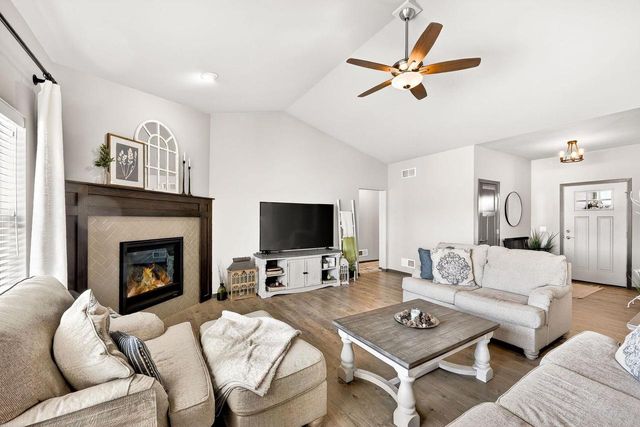 4960 Prairie Spring Court, Waunakee, WI 53597