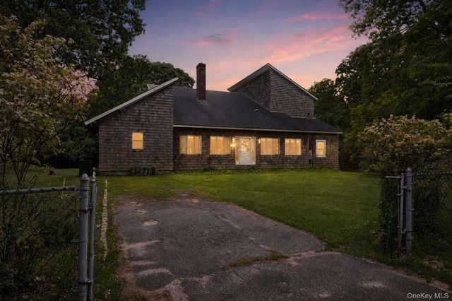 131 Red Creek Road, Hampton Bays, NY 11946