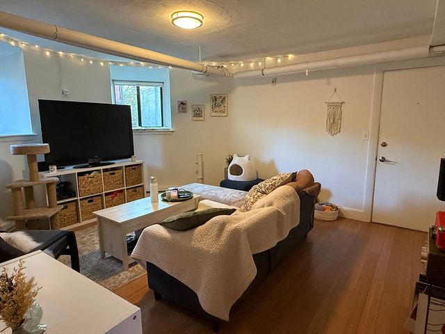 1871 Beacon St 2, Brookline, MA 02445