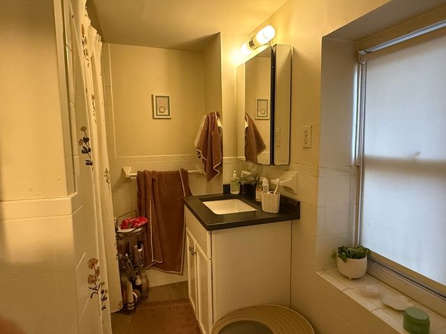 1871 Beacon St 2, Brookline, MA 02445