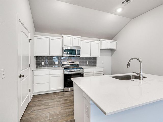 20661 Brush Creek Boulevard, Harrah, OK 73045