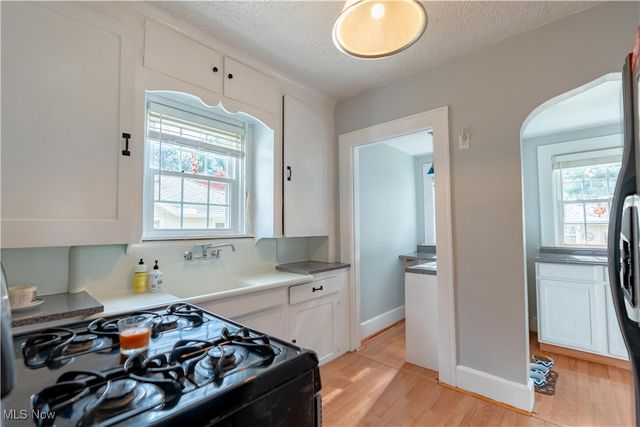 1030 Sunset Drive, Alliance, OH 44601