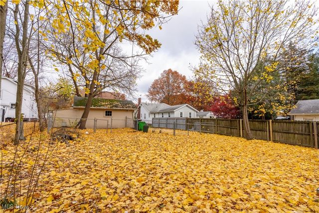 1030 Sunset Drive, Alliance, OH 44601