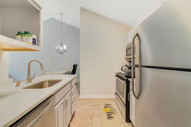 3304 WESTCHESTER SQUARE BOULEVARD 205, Orlando, FL 32835