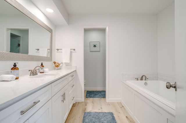 208 Meadowhill Drive, Benbrook, TX 76126