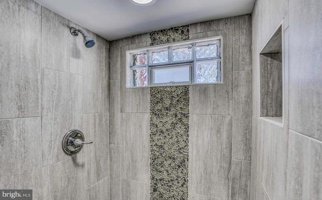 2209 HAMMONDS FERRY RD, Baltimore, MD 21227