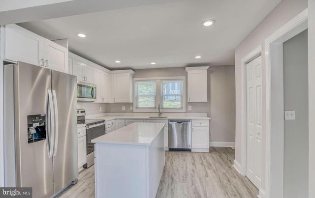 2209 HAMMONDS FERRY RD, Baltimore, MD 21227