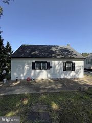 2209 HAMMONDS FERRY RD, Baltimore, MD 21227