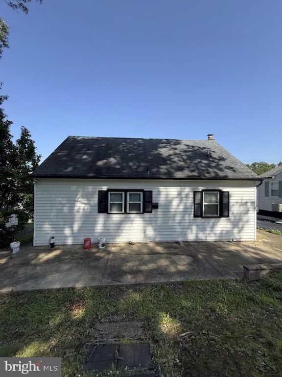 2209 HAMMONDS FERRY RD, Baltimore, MD 21227