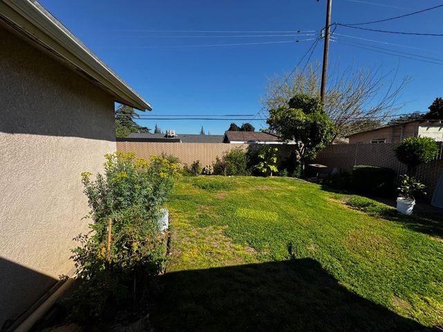 3058 W Bellaire Way, Fresno, CA 93722