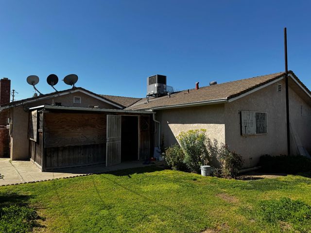 3058 W Bellaire Way, Fresno, CA 93722