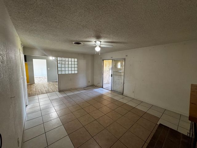 3058 W Bellaire Way, Fresno, CA 93722