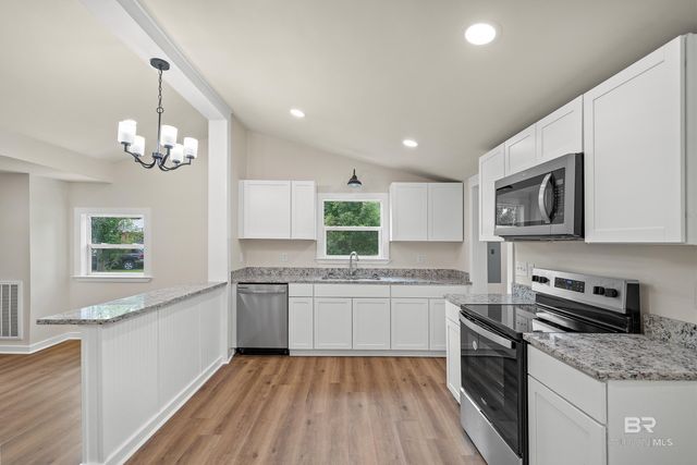 1096 S Pine Street, Loxley, AL 36551