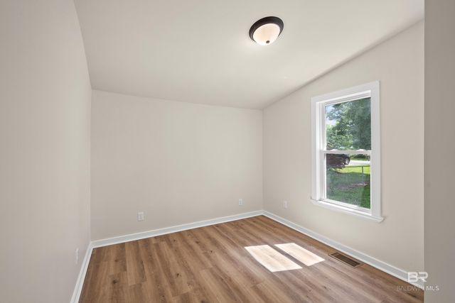 1096 S Pine Street, Loxley, AL 36551