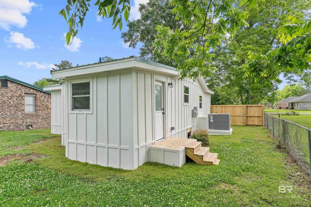 1096 S Pine Street, Loxley, AL 36551