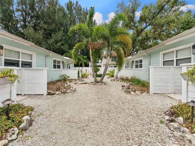 3102 W SAN JUAN STREET B, Tampa, FL 33629