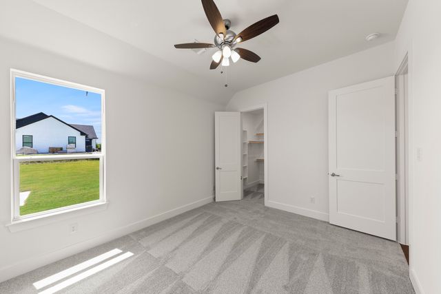 165 Cooper Lane, Van Alstyne, TX 75495