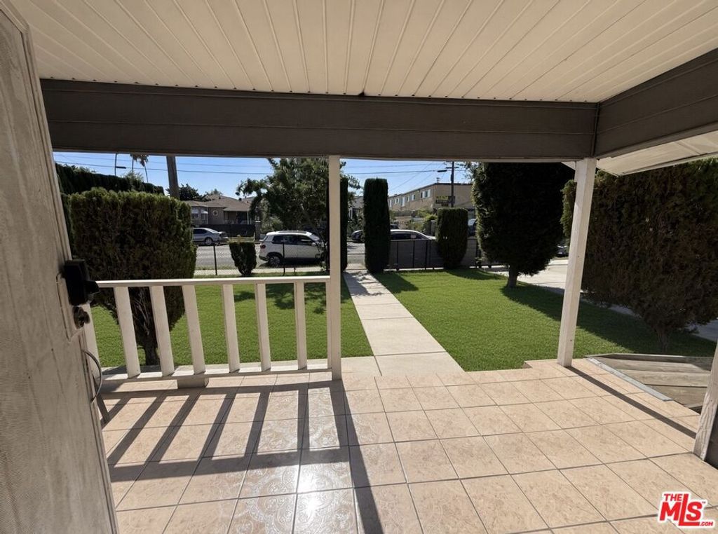1101 W 110th Street, Los Angeles, CA 90044 — photo 3