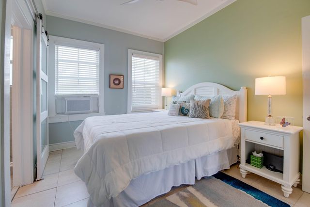 1500 Seminary St Apt 2D, Key West, FL 33040