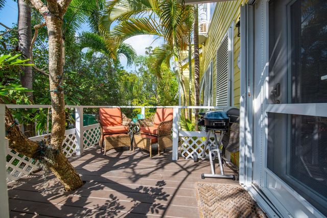 1500 Seminary St Apt 2D, Key West, FL 33040