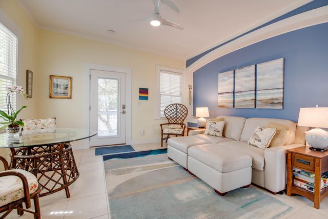 1500 Seminary St Apt 2D, Key West, FL 33040