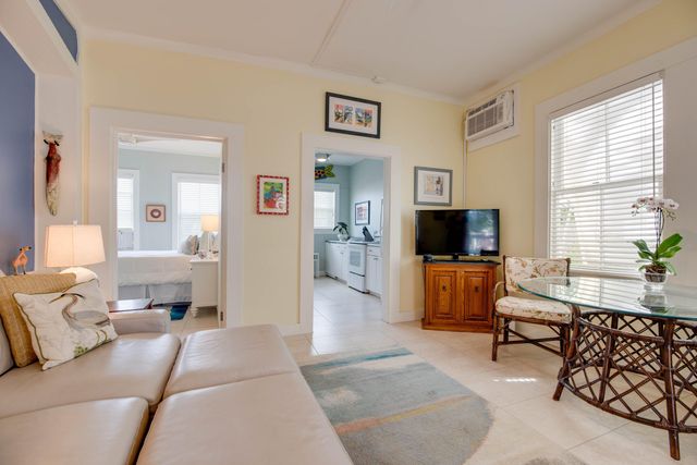 1500 Seminary St Apt 2D, Key West, FL 33040