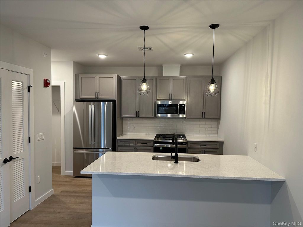 13 Forester Avenue 203, Warwick, NY 10990