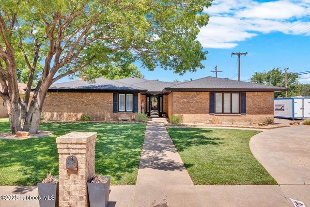 2022 Buffalo Drive, Levelland, TX 79336
