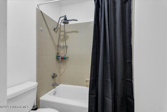 2022 Buffalo Drive, Levelland, TX 79336