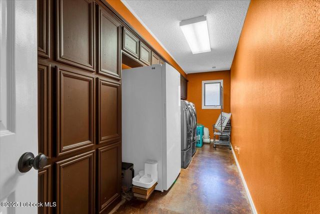 2022 Buffalo Drive, Levelland, TX 79336