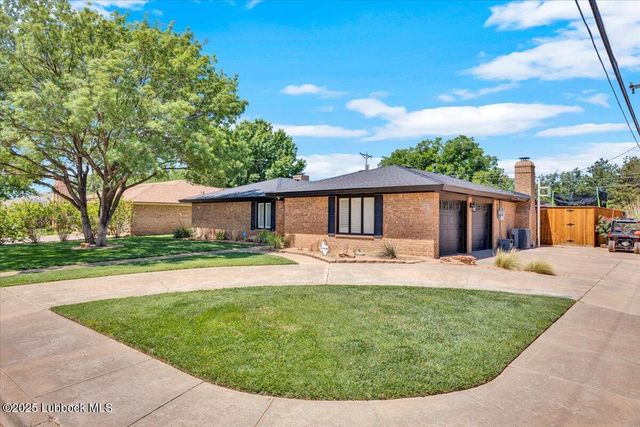 2022 Buffalo Drive, Levelland, TX 79336