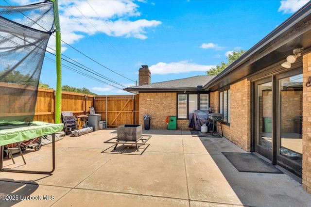 2022 Buffalo Drive, Levelland, TX 79336