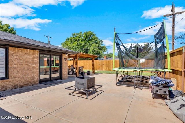 2022 Buffalo Drive, Levelland, TX 79336