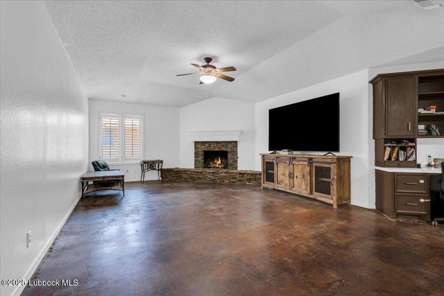 2022 Buffalo Drive, Levelland, TX 79336