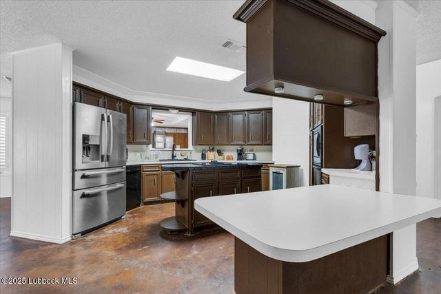 2022 Buffalo Drive, Levelland, TX 79336