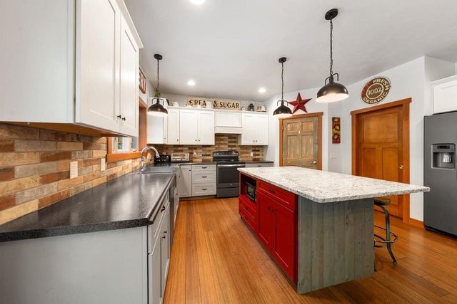 3764 HALLERS CREEK ROAD, Suamico, WI 54313