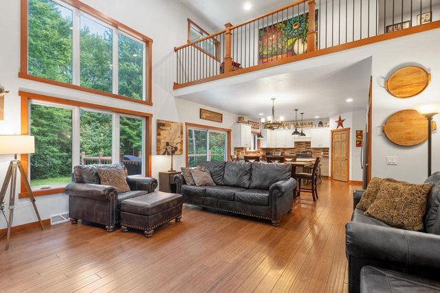 3764 HALLERS CREEK ROAD, Suamico, WI 54313