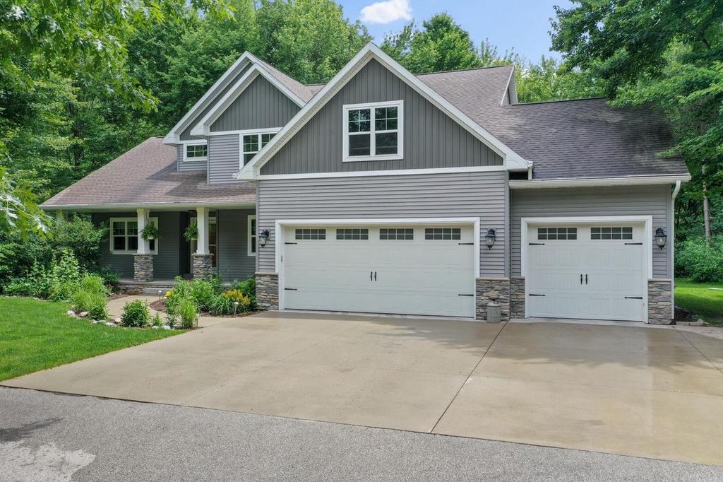 3764 HALLERS CREEK ROAD, Suamico, WI 54313