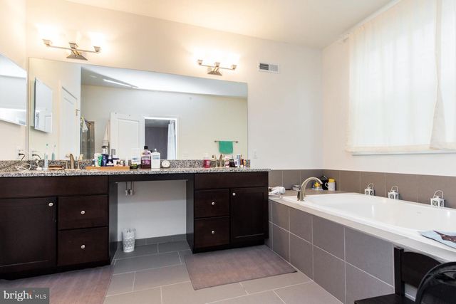 207 BRINLEY CT, Philadelphia, PA 19146