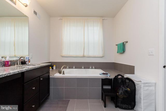 207 BRINLEY CT, Philadelphia, PA 19146