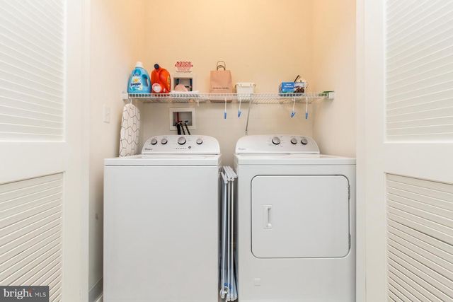 207 BRINLEY CT, Philadelphia, PA 19146