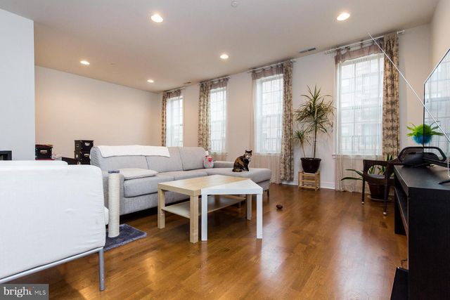 207 BRINLEY CT, Philadelphia, PA 19146