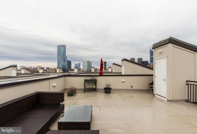 207 BRINLEY CT, Philadelphia, PA 19146