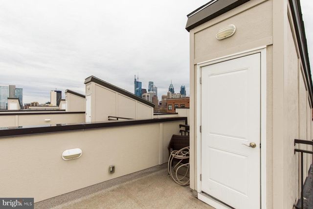 207 BRINLEY CT, Philadelphia, PA 19146