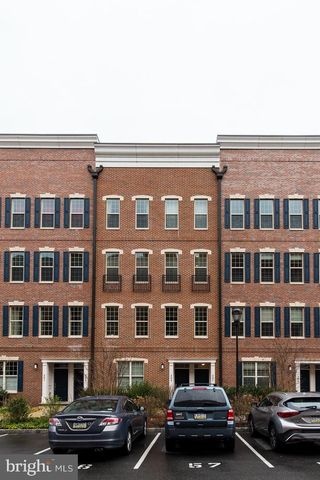 207 BRINLEY CT, Philadelphia, PA 19146